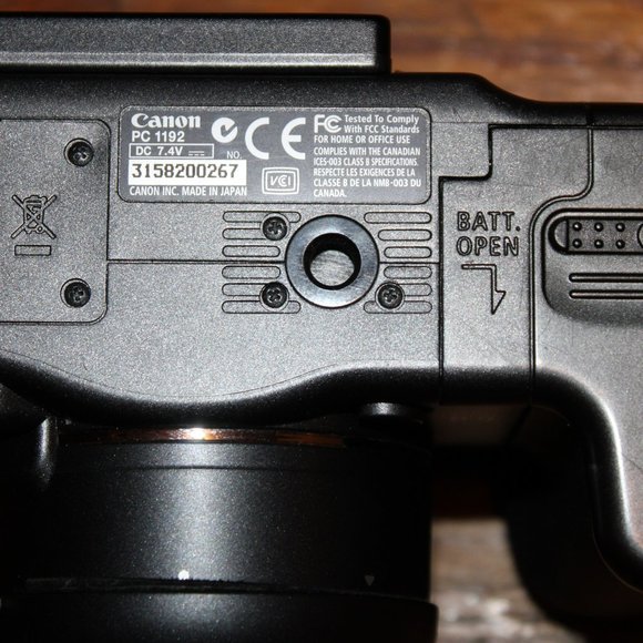 2006 Canon PowerShot S3 IS Camera w/ Bag - Picture 6 of 8